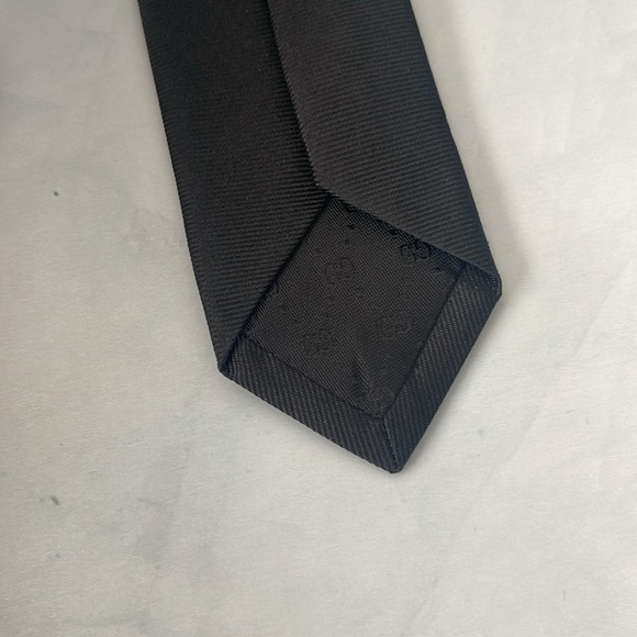 $350 New Authentic GUCCI Christmas Tie, Gift for him, black - red/green GG Logo - Picture 12 of 13
